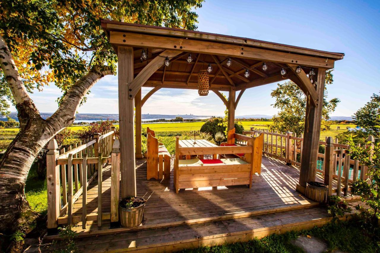 B&B Panorama Saint-Pierre-de-l'Ile-d'Orleans Экстерьер фото
