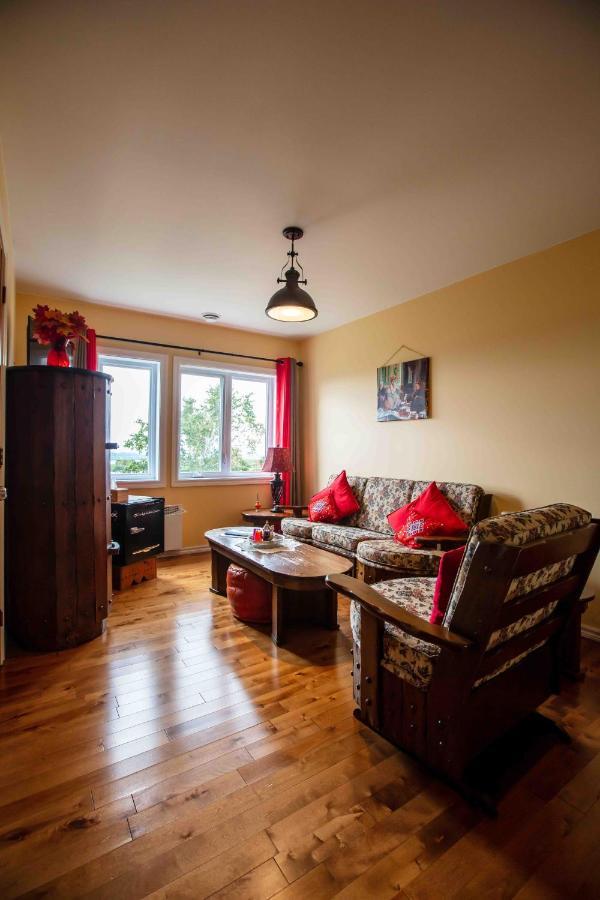B&B Panorama Saint-Pierre-de-l'Ile-d'Orleans Экстерьер фото